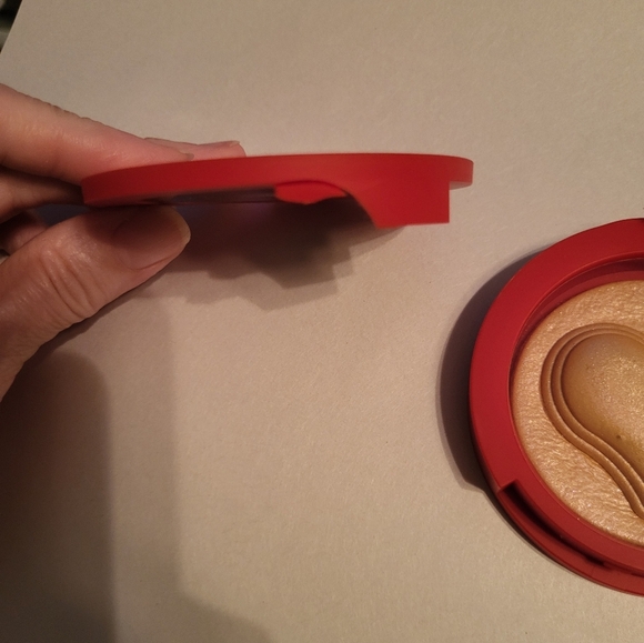 Kylie Jenner Highlighter Dream About Me (041), Case Is Damaged, Product Unharmed - Picture 8 of 10